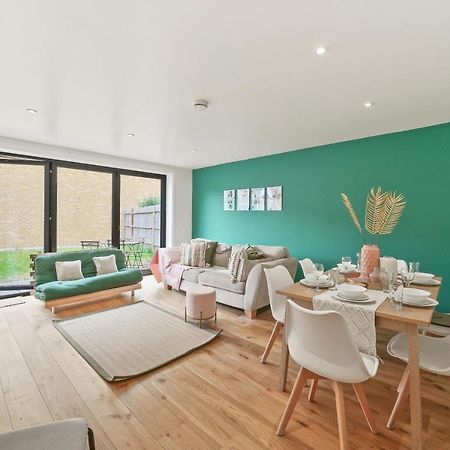 Lovely 4 Bed With Ensuite Free Wifi Off Street Parking In Sutton Morden  외부 사진