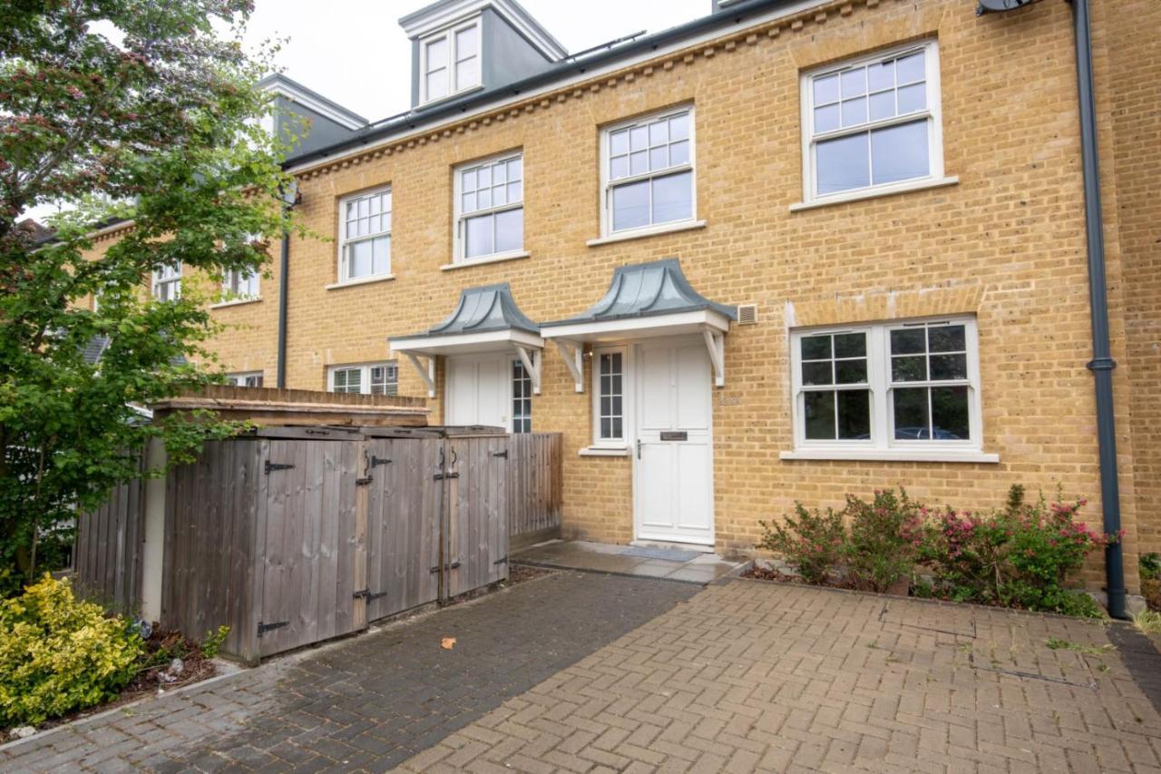 Lovely 4 Bed With Ensuite Free Wifi Off Street Parking In Sutton Morden  외부 사진